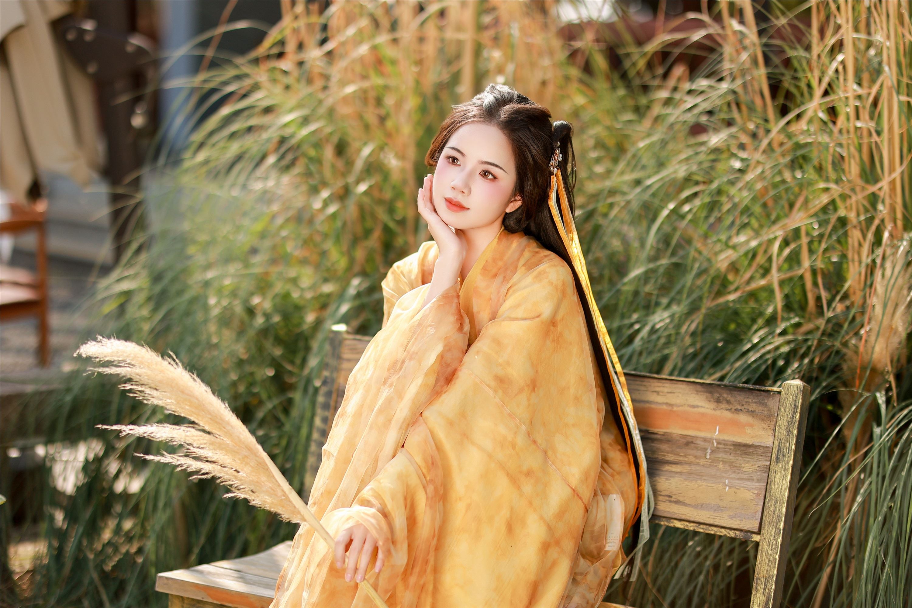 YITUYU艺图语 2025.01.26 黄衫女子 小杜同学